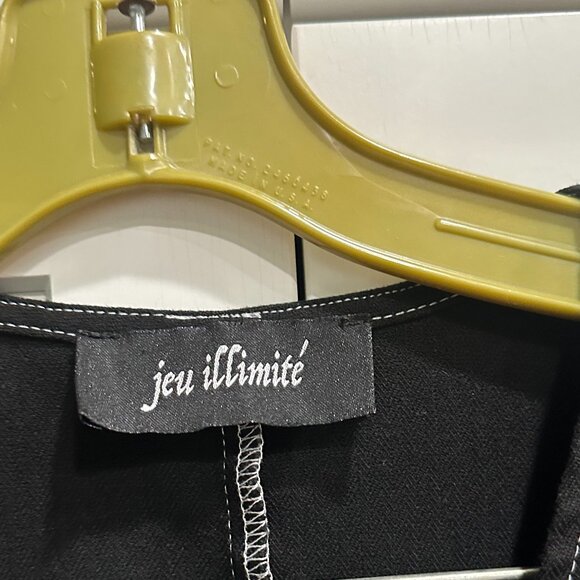 jeu illimite womens Black Dress with large ivory buttons - Picture 3 of 8